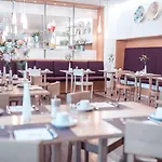 Hotel Bleibtreu Berlin by Golden Tulip